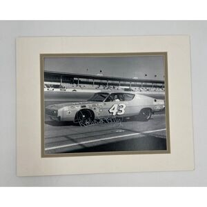 Richard Petty Signed Photo Autographed NASCAR Matted To 11X14